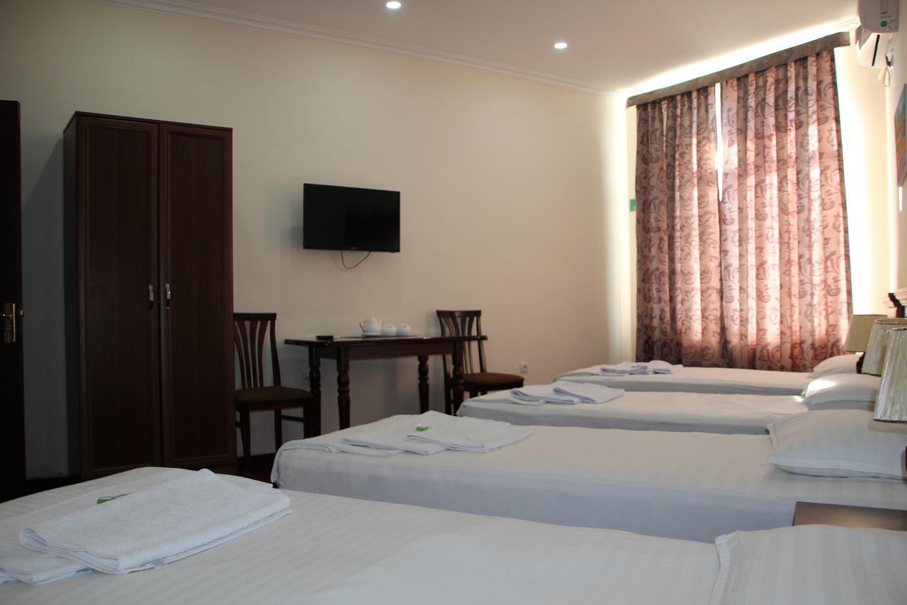 Hotel "Grand Way" Ташкент Екстериор снимка